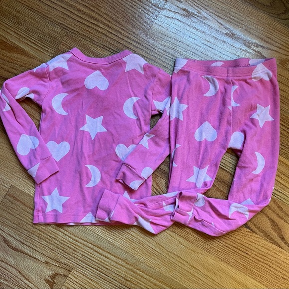 Baby Gap pink star moon and heart print pajama set size 3T - Picture 3 of 3